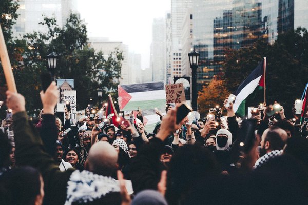 Libérez votre talent : techniques essentielles pour dominer l"aquarelle et réaliser des œuvres hyper-réalistes